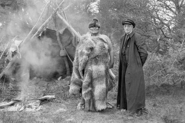 Father de Agostini with witch doctor Selk'nam Pachek (1921). Courtesy Museo Salesiano Maggiorino Borgatello, Punta Arenas.